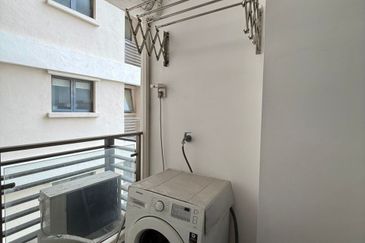 Baypoint @ Country Garden Danga Bay