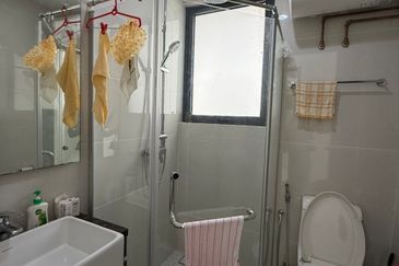 Baypoint @ Country Garden Danga Bay