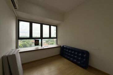 Baypoint @ Country Garden Danga Bay