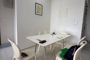 Baypoint @ Country Garden Danga Bay