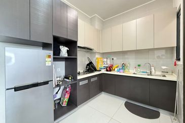 Baypoint @ Country Garden Danga Bay