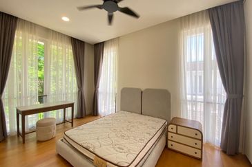 Emerald Bay @ Puteri harbour