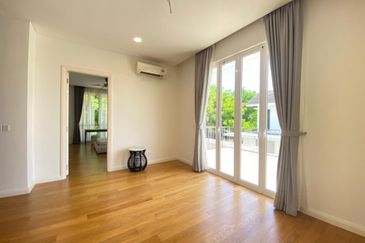 Emerald Bay @ Puteri harbour