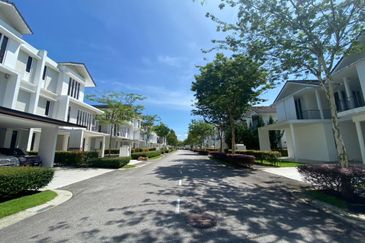 Emerald Bay @ Puteri harbour