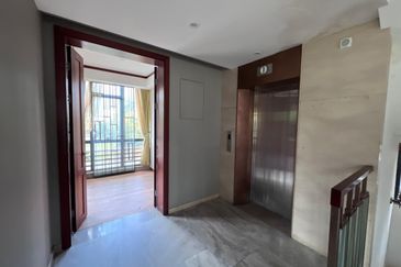 Anise Pearl @ Forest City