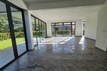 Golf & Resort Forest City, Fringe Villa