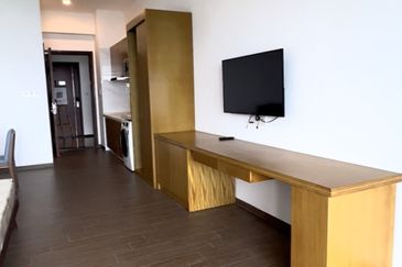 Carnelian Tower Forest City