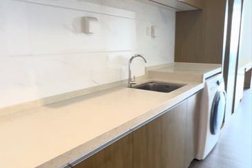 Carnelian Tower Forest City