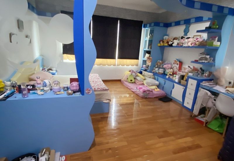 Stulang Laut / Darat