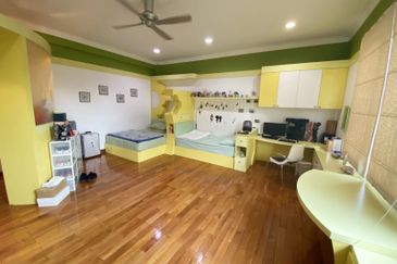 Stulang Laut / Darat