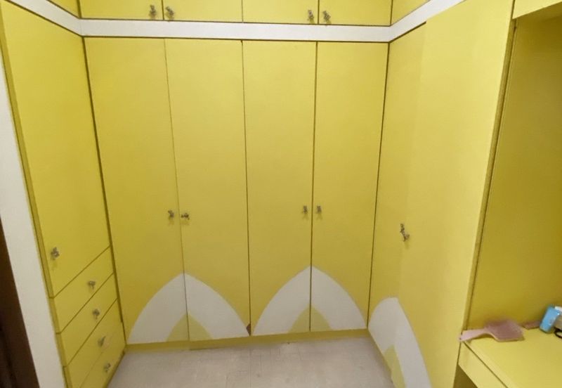 Stulang Laut / Darat