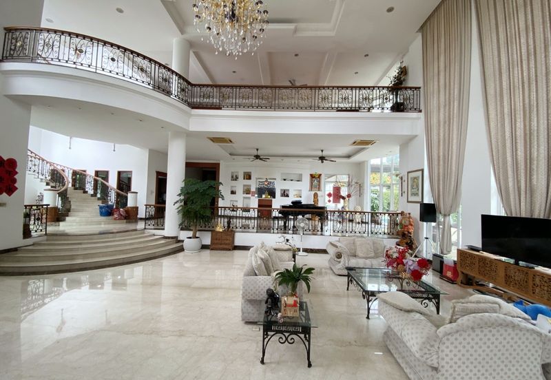 Stulang Laut / Darat