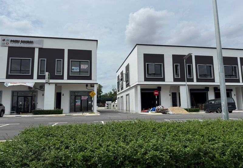 Eco Tropics Ecos Tropics, Facing main road, Endlot, Unblock view 