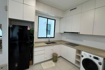 The M @ Medini Macrolink