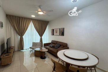 The M @ Medini Macrolink