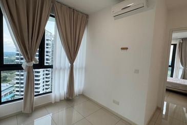 The M @ Medini Macrolink