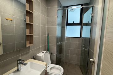 The M @ Medini Macrolink