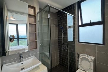 The M @ Medini Macrolink