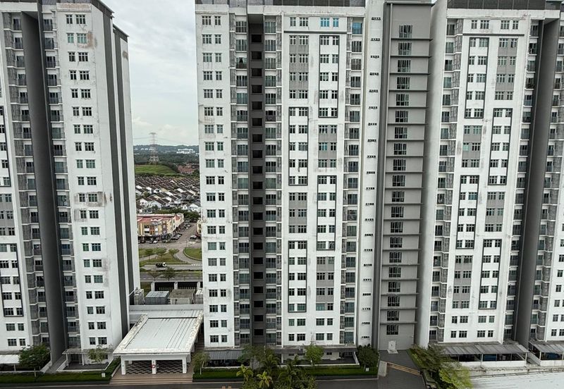 Meridin Bayvue Apartment