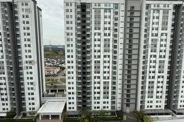 Meridin Bayvue Apartment