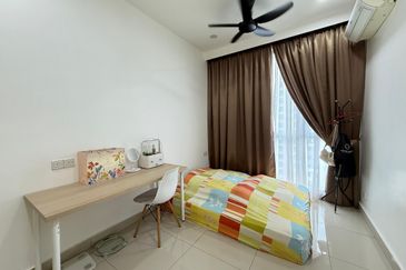 Meridin Bayvue Apartment