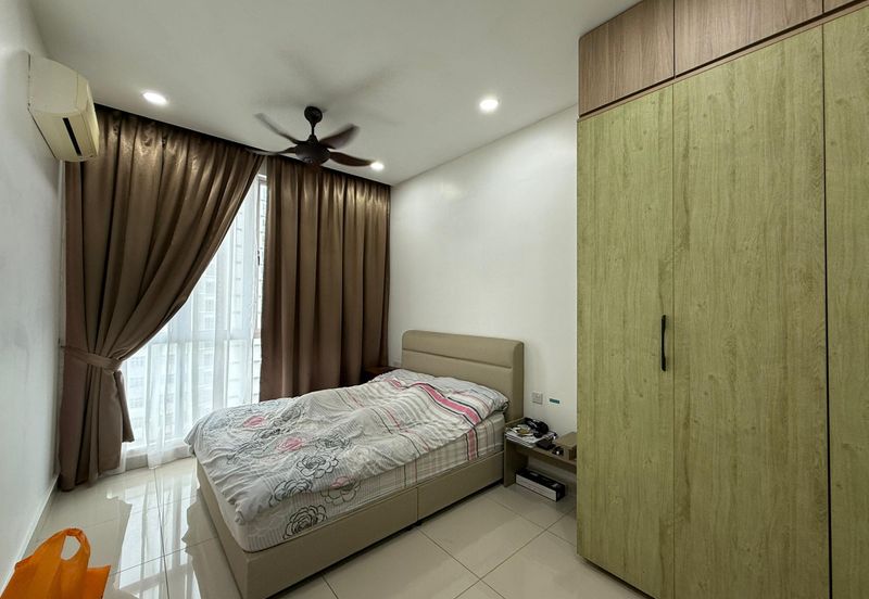 Meridin Bayvue Apartment