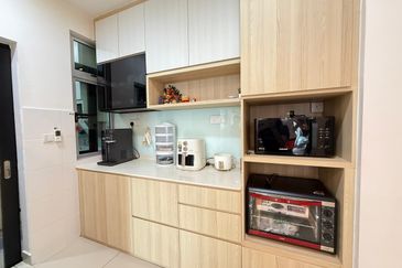 Meridin Bayvue Apartment