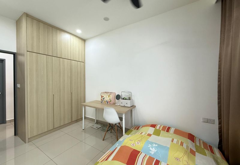 Meridin Bayvue Apartment