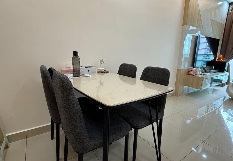 Meridin Bayvue Apartment