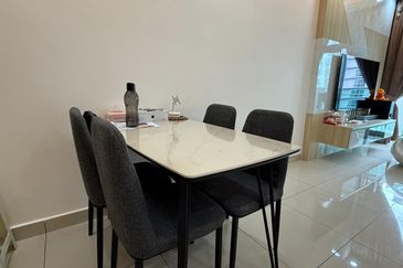 Meridin Bayvue Apartment