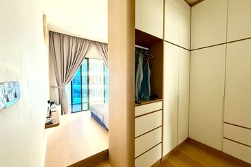 Baypoint @ Country Garden Danga Bay