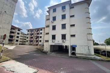 Skudai Villa