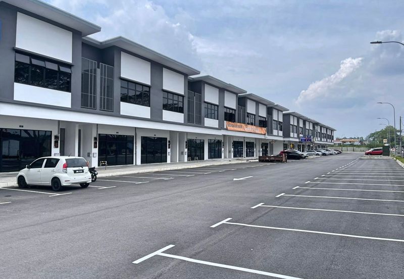 Kulai RainTree Avenue Kulais RainTrees Avenues, Facing main road, Brand New Unit 