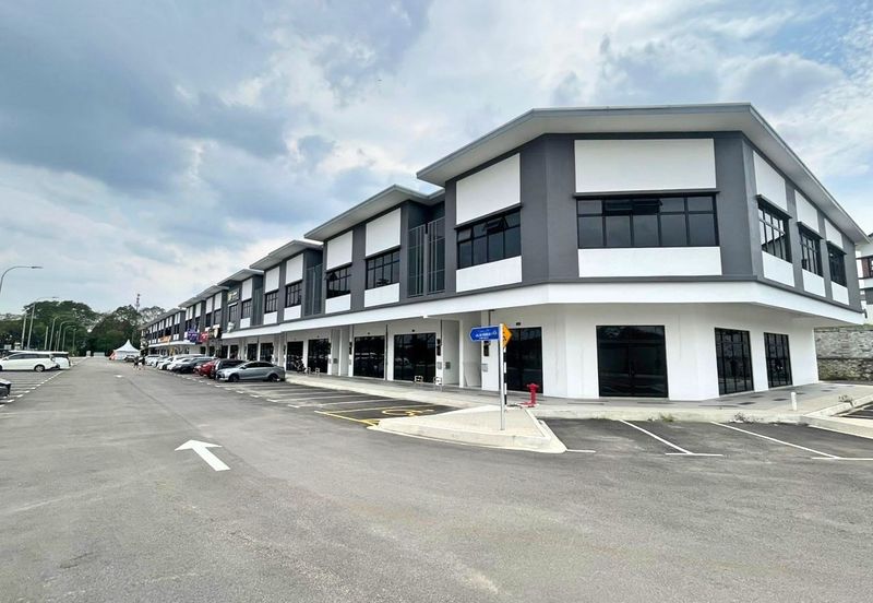 Kulai RainTree Avenue Kulais RainTrees Avenues, Facing main road, Brand New Unit 