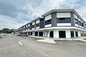 Kulai RainTree Avenue Kulais RainTrees Avenues, Facing main road, Brand New Unit 