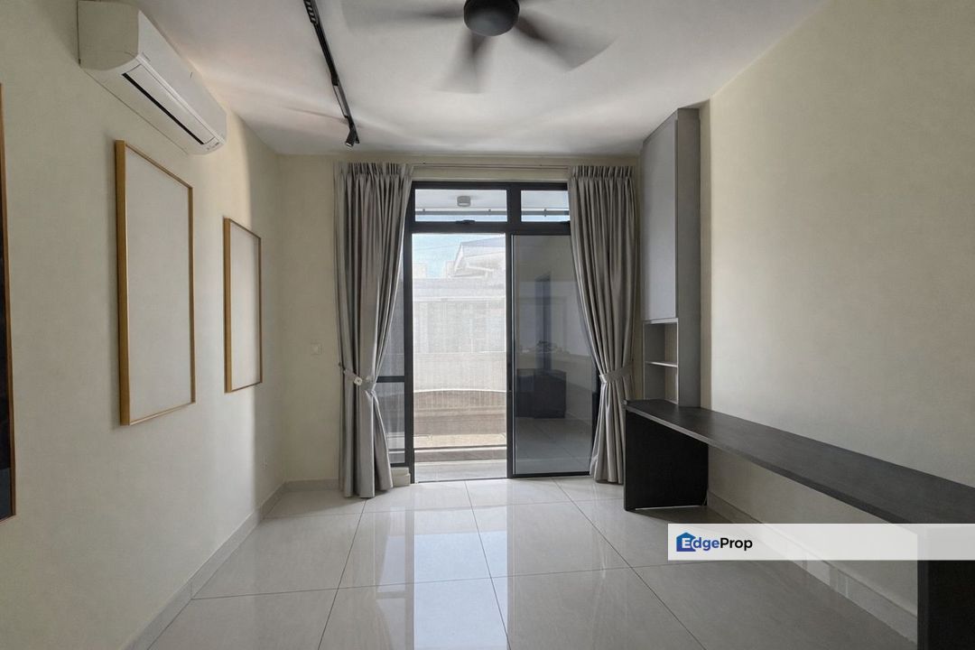 The Woodlands Horizons Hills Thes Woodlands Horizons Hills, GNG, Spacious layout with Semi-D feel, Johor, Gelang Patah