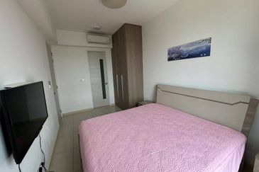 The M @ Medini Macrolink