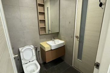 The M @ Medini Macrolink