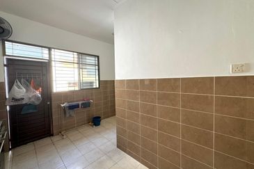 Horizon Hills Double Storey Superlink House Partial Furnished