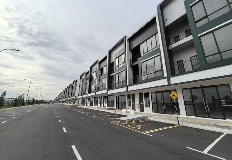 Crest @ Austin Emerald 1