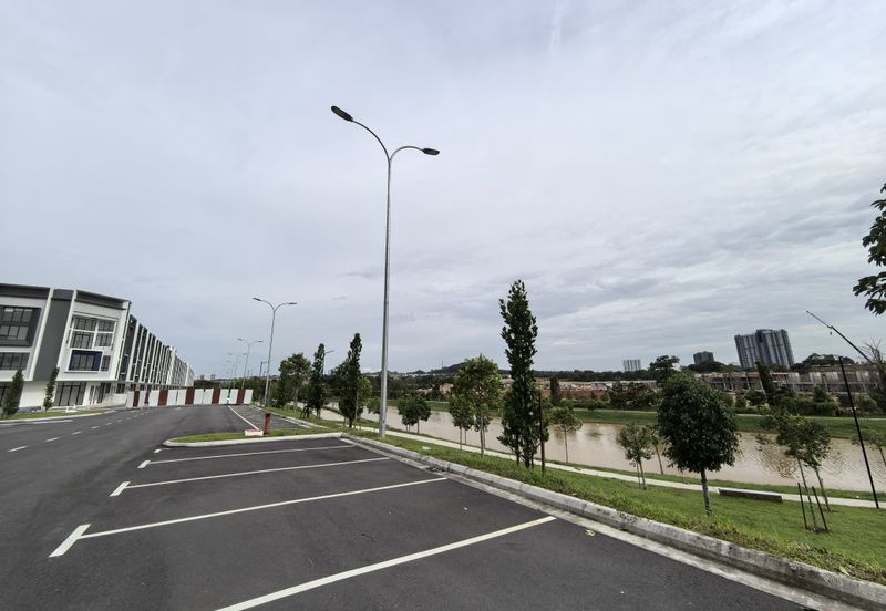 Crest @ Austin Emerald 1