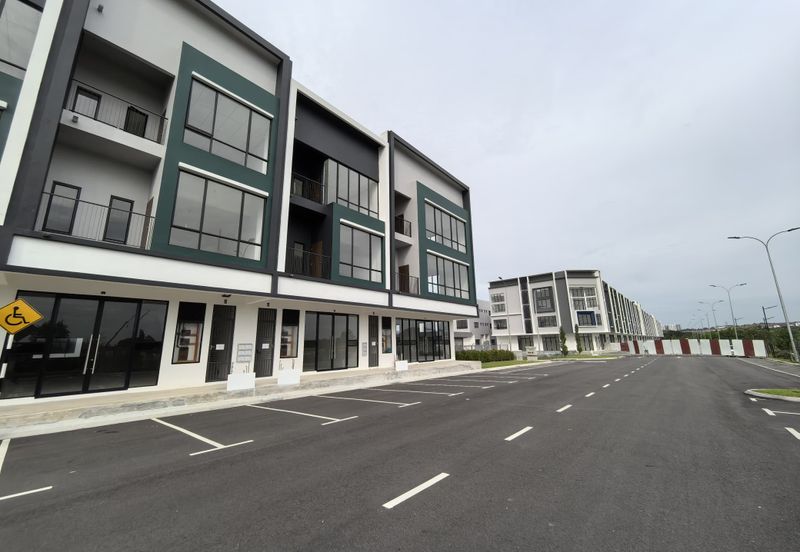 Crest @ Austin Emerald 1