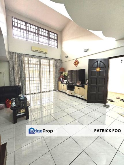 Taman Pelangi 2.5 Storey Terrace House Renovated, Johor, Johor Bahru