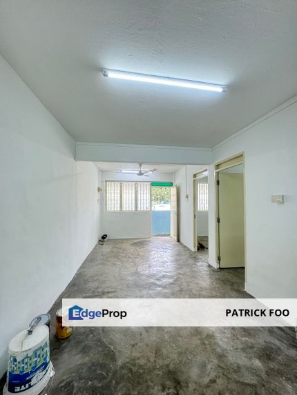 Flat Taman Ungku Tun Aminah 2 Bedrooms, Johor, Johor Bahru