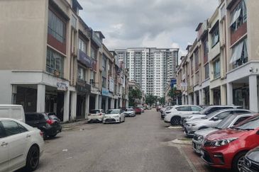 Taman Mount Austin Commercial