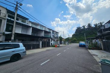 Jalan Pulai Mutiara