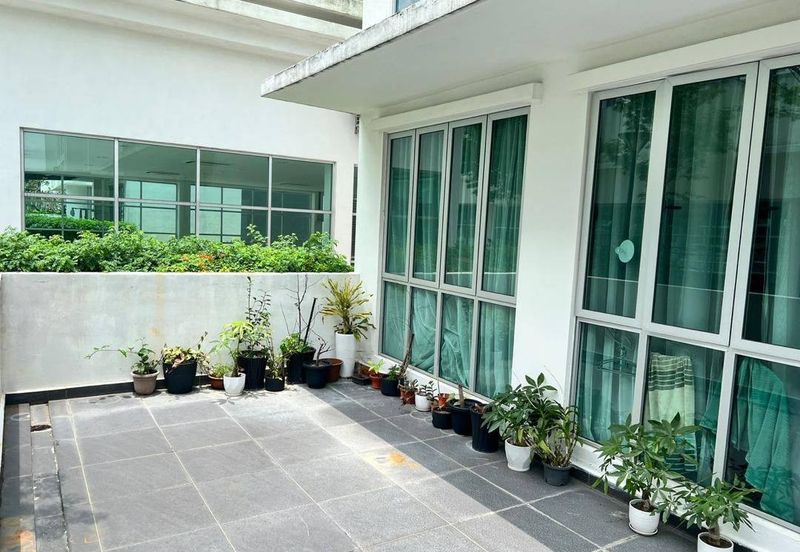 Meridin Bayvue Apartment