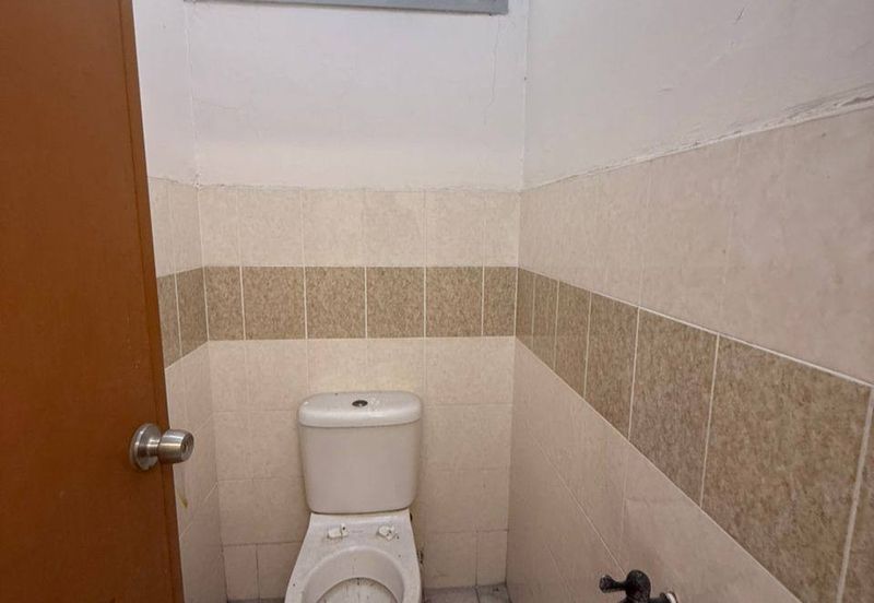 Taman Mount Austin Commercial