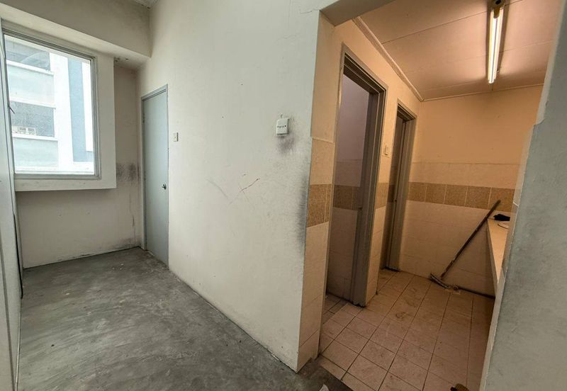 Taman Mount Austin Commercial