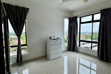 Seri Austin Luxury Apartment